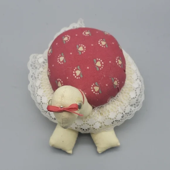 Vintage turtle pin cushion - Picture 2 of 8